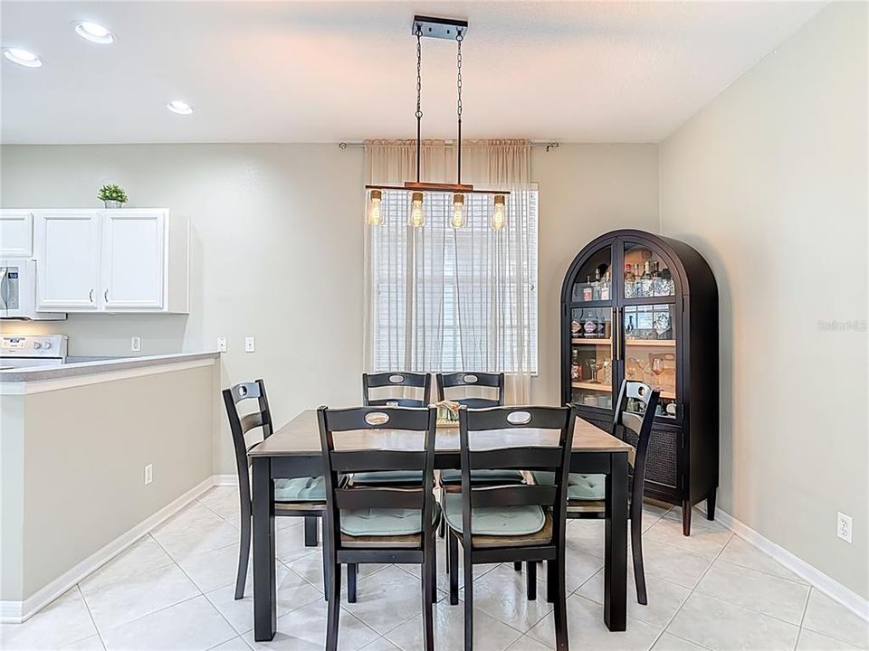 For Sale: $275,000 (3 beds, 2 baths, 1272 Square Feet)