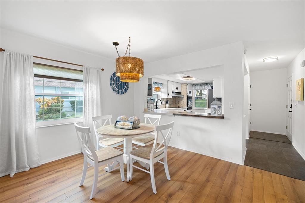 For Sale: $232,000 (2 beds, 2 baths, 1420 Square Feet)