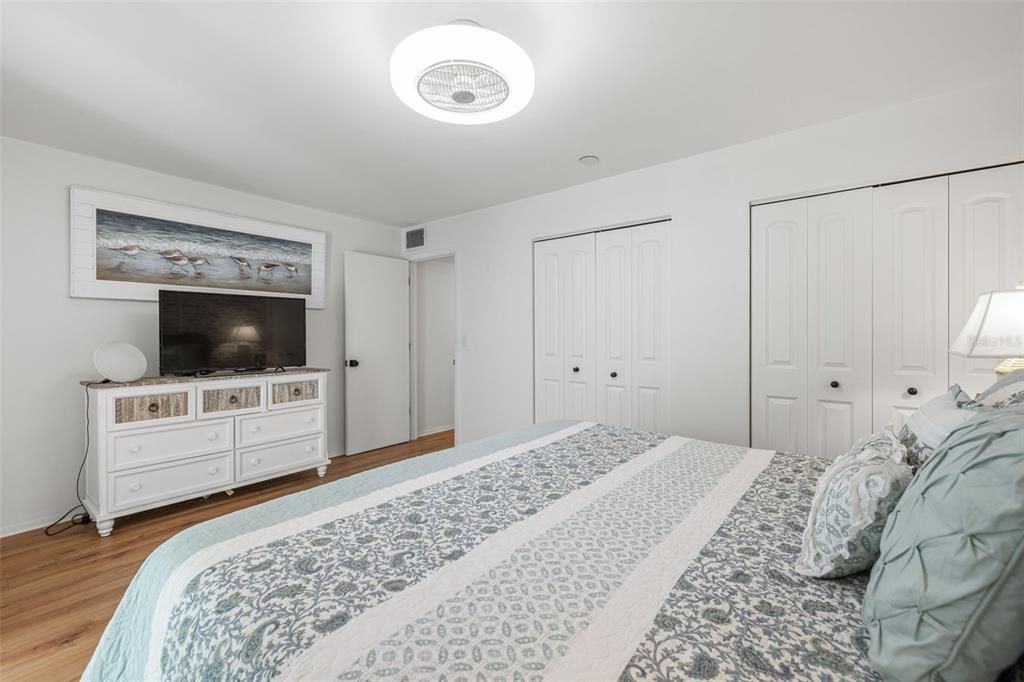 For Sale: $232,000 (2 beds, 2 baths, 1420 Square Feet)