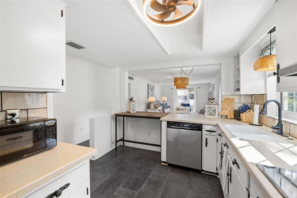 For Sale: $232,000 (2 beds, 2 baths, 1420 Square Feet)