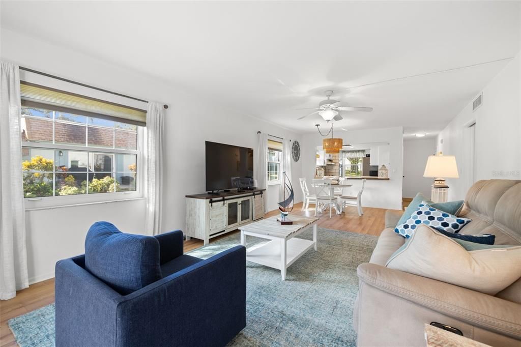 For Sale: $232,000 (2 beds, 2 baths, 1420 Square Feet)