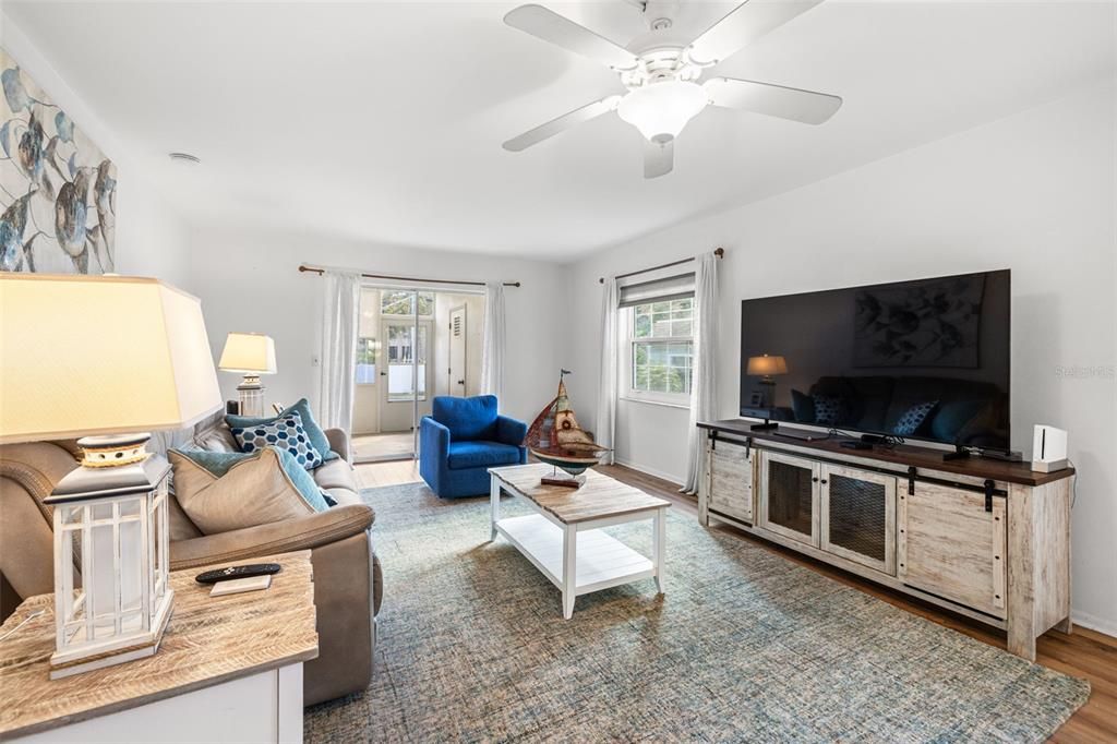 For Sale: $232,000 (2 beds, 2 baths, 1420 Square Feet)