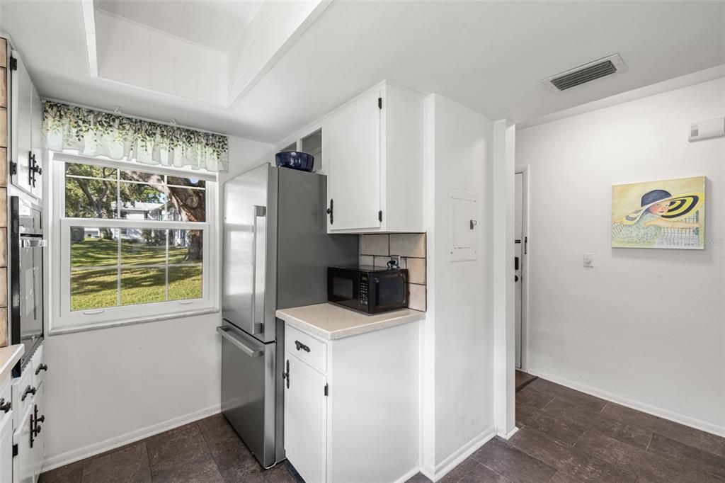 For Sale: $232,000 (2 beds, 2 baths, 1420 Square Feet)