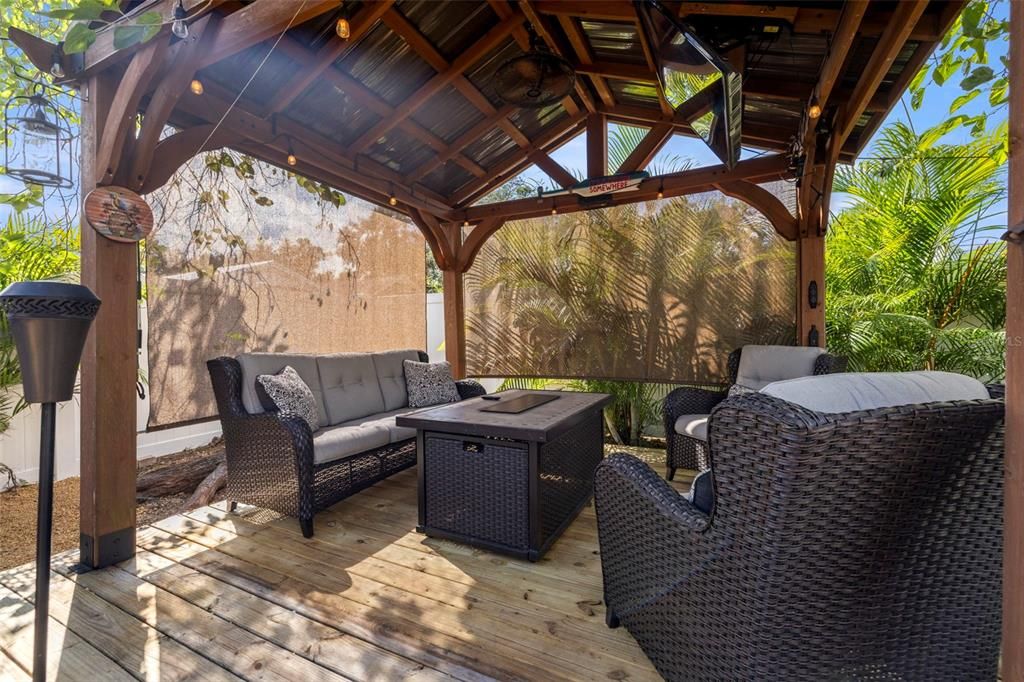 Active With Contract: $435,000 (3 beds, 2 baths, 1168 Square Feet)