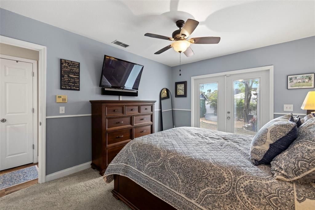 Active With Contract: $435,000 (3 beds, 2 baths, 1168 Square Feet)