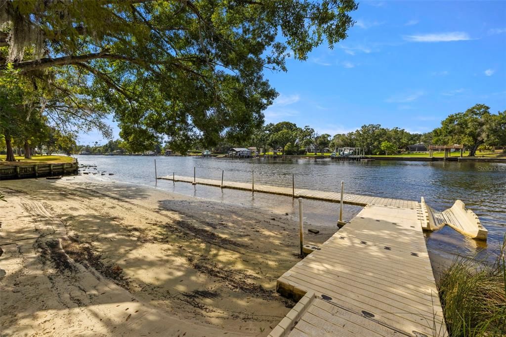 Active With Contract: $435,000 (3 beds, 2 baths, 1168 Square Feet)