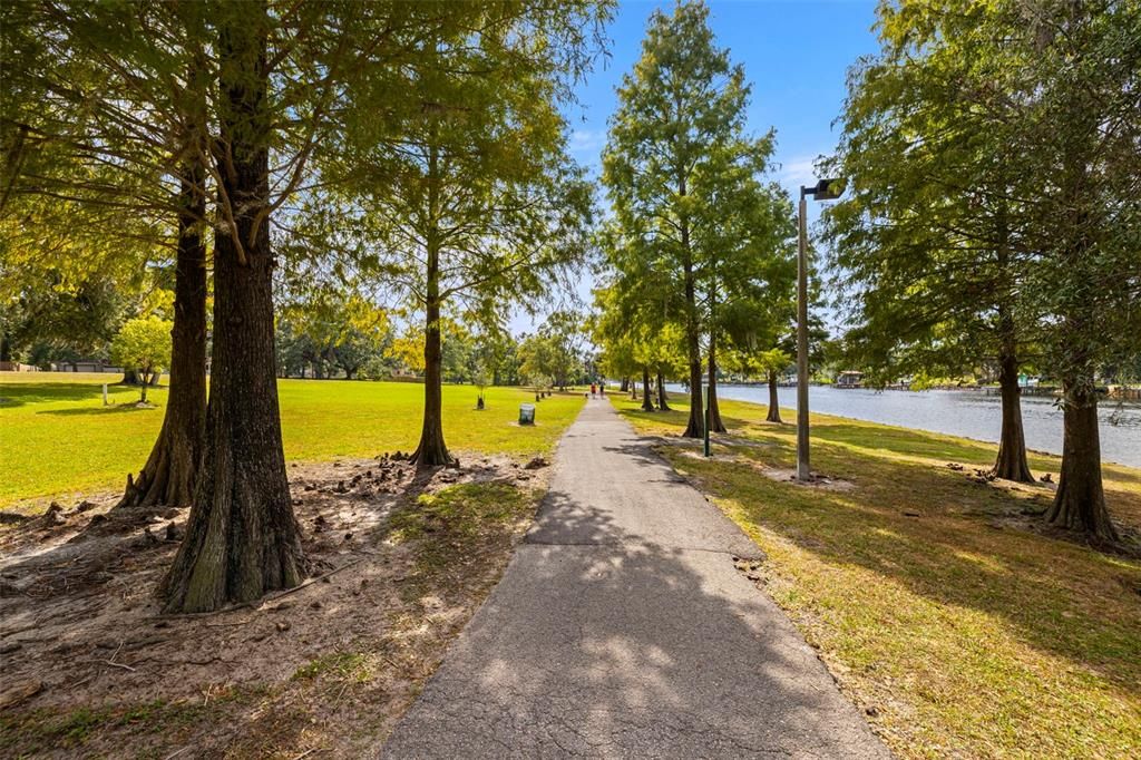 Active With Contract: $435,000 (3 beds, 2 baths, 1168 Square Feet)