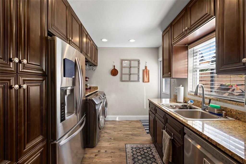 Active With Contract: $435,000 (3 beds, 2 baths, 1168 Square Feet)