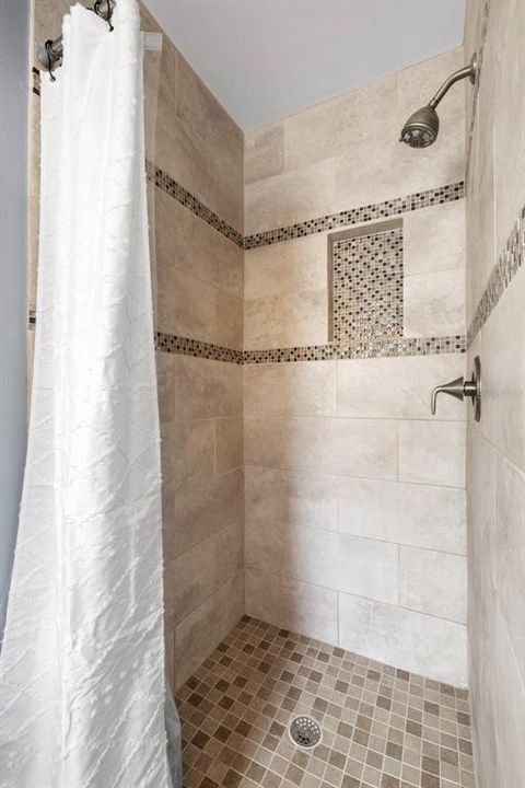 Active With Contract: $435,000 (3 beds, 2 baths, 1168 Square Feet)