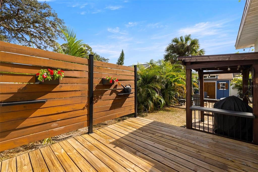 Active With Contract: $435,000 (3 beds, 2 baths, 1168 Square Feet)