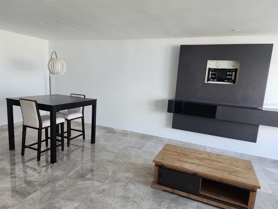 En Renta: $1,600 (0 camas, 1 baños, 660 Pies cuadrados)