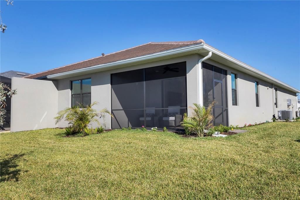 Active With Contract: $457,900 (3 beds, 2 baths, 1596 Square Feet)