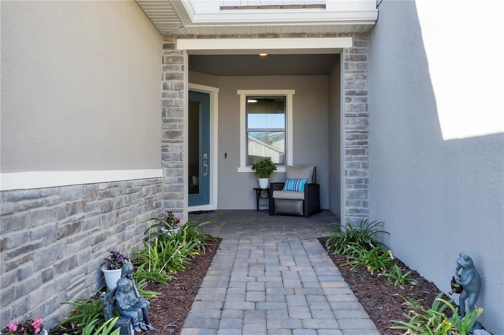 Active With Contract: $457,900 (3 beds, 2 baths, 1596 Square Feet)