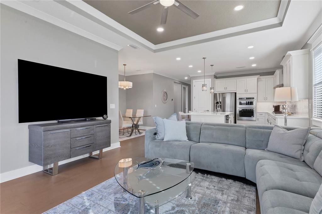 Active With Contract: $457,900 (3 beds, 2 baths, 1596 Square Feet)