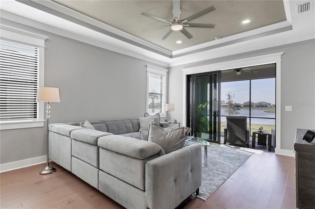 Active With Contract: $457,900 (3 beds, 2 baths, 1596 Square Feet)