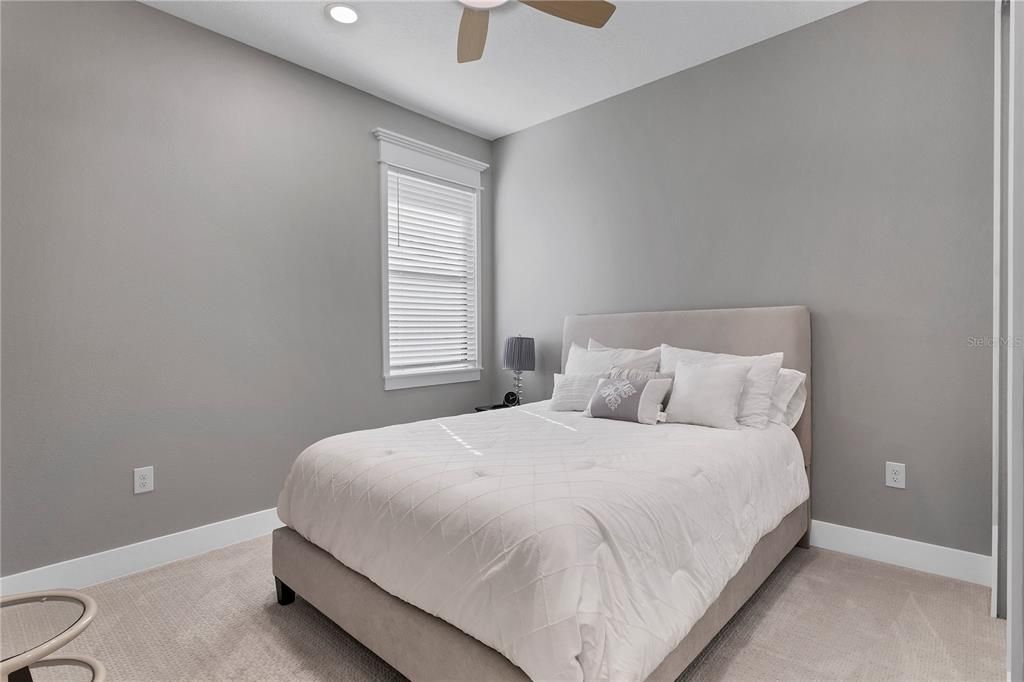 Active With Contract: $457,900 (3 beds, 2 baths, 1596 Square Feet)