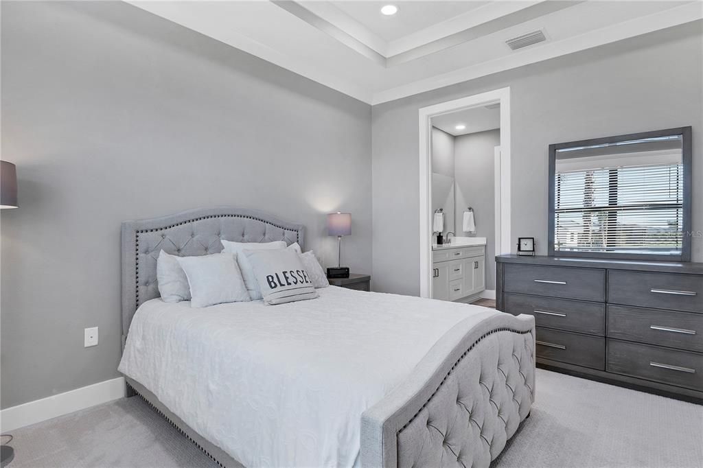 Active With Contract: $457,900 (3 beds, 2 baths, 1596 Square Feet)