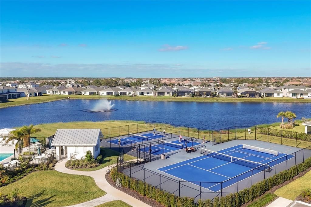 Active With Contract: $457,900 (3 beds, 2 baths, 1596 Square Feet)