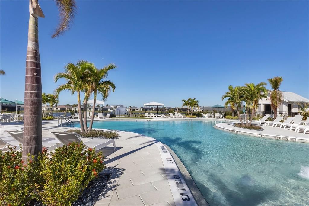 Active With Contract: $457,900 (3 beds, 2 baths, 1596 Square Feet)