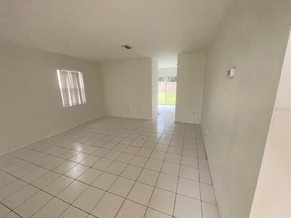 En Venta: $239,900 (3 camas, 2 baños, 1055 Pies cuadrados)