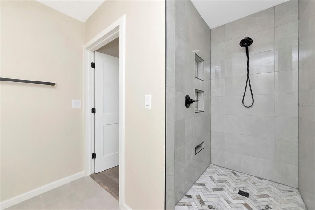 For Sale: $574,999 (3 beds, 2 baths, 1568 Square Feet)