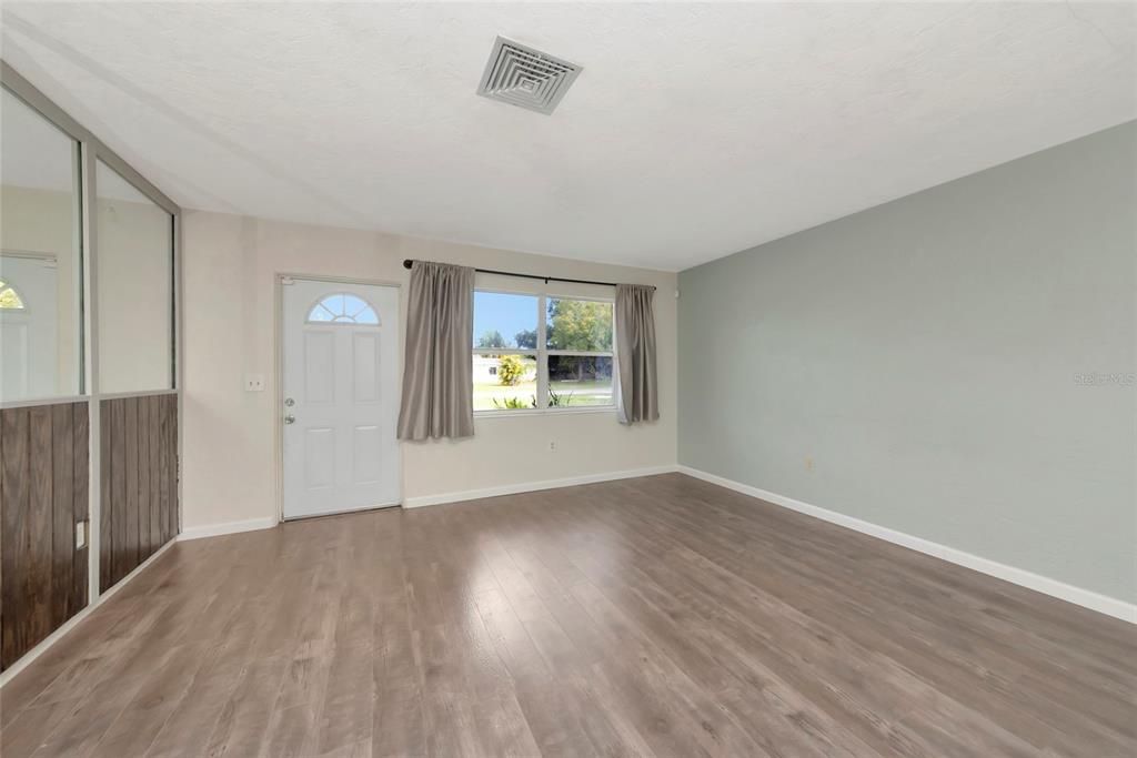 For Sale: $574,999 (3 beds, 2 baths, 1568 Square Feet)