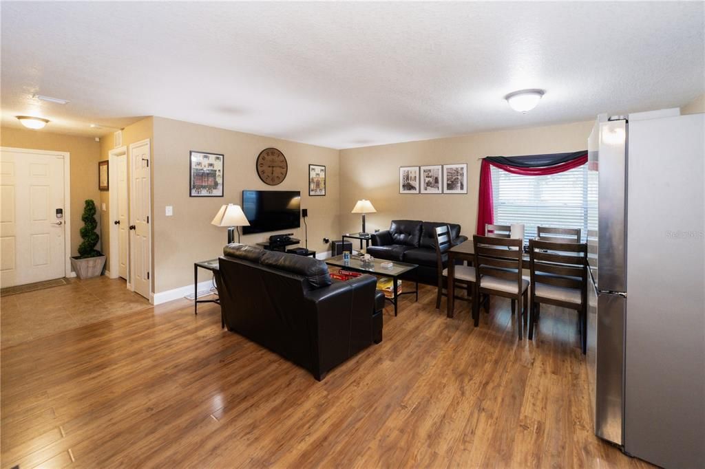 En Renta: $2,500 (4 camas, 2 baños, 1934 Pies cuadrados)