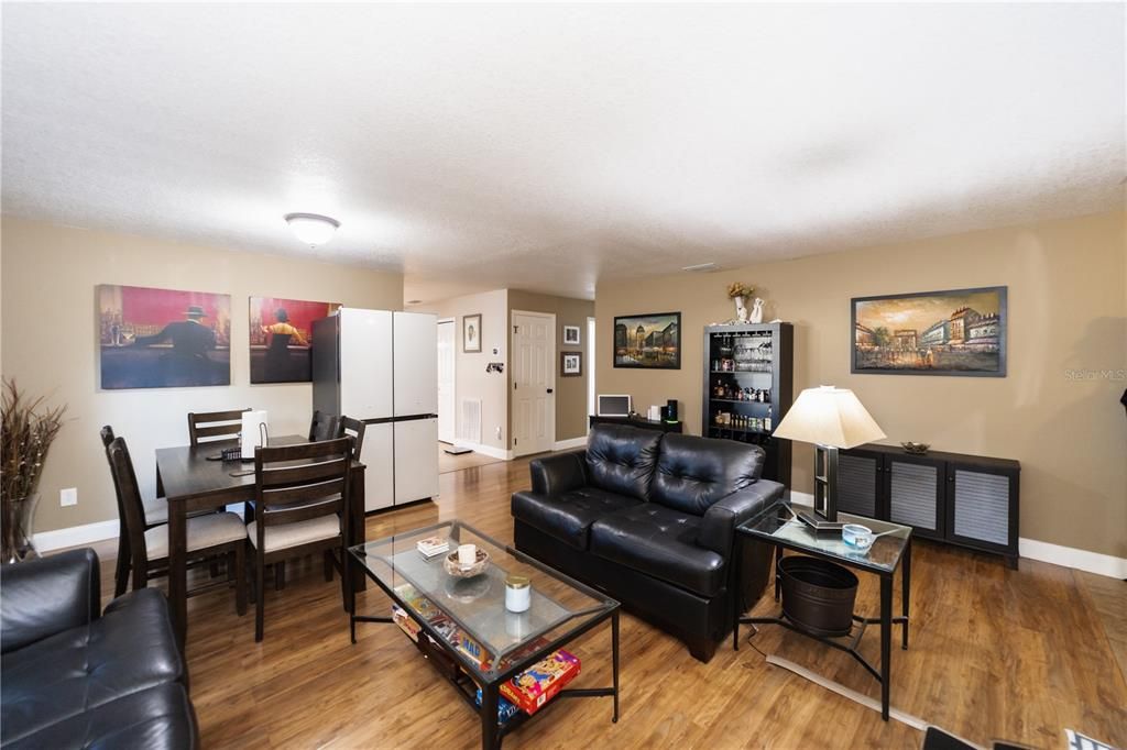 En Renta: $2,500 (4 camas, 2 baños, 1934 Pies cuadrados)