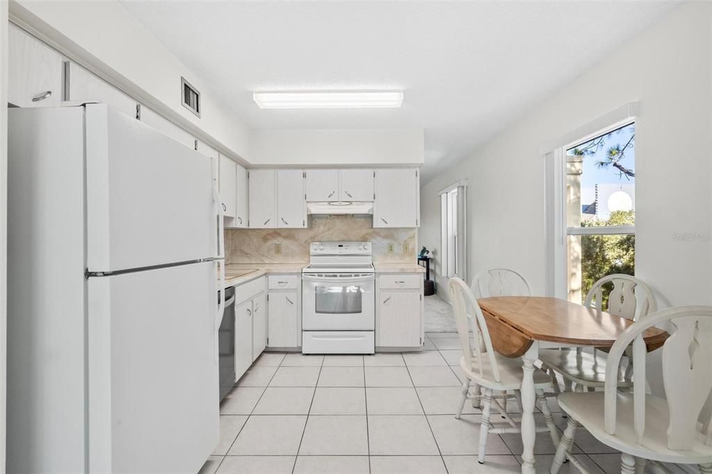 Active With Contract: $149,750 (2 beds, 2 baths, 1100 Square Feet)