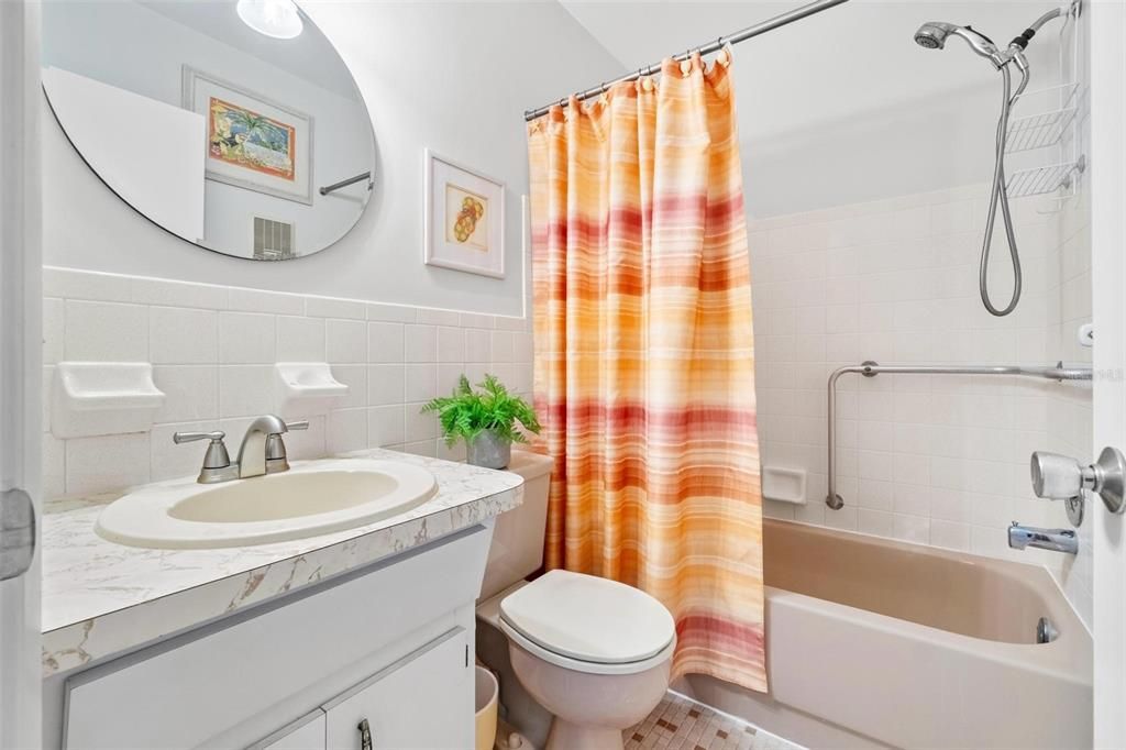 Active With Contract: $149,750 (2 beds, 2 baths, 1100 Square Feet)