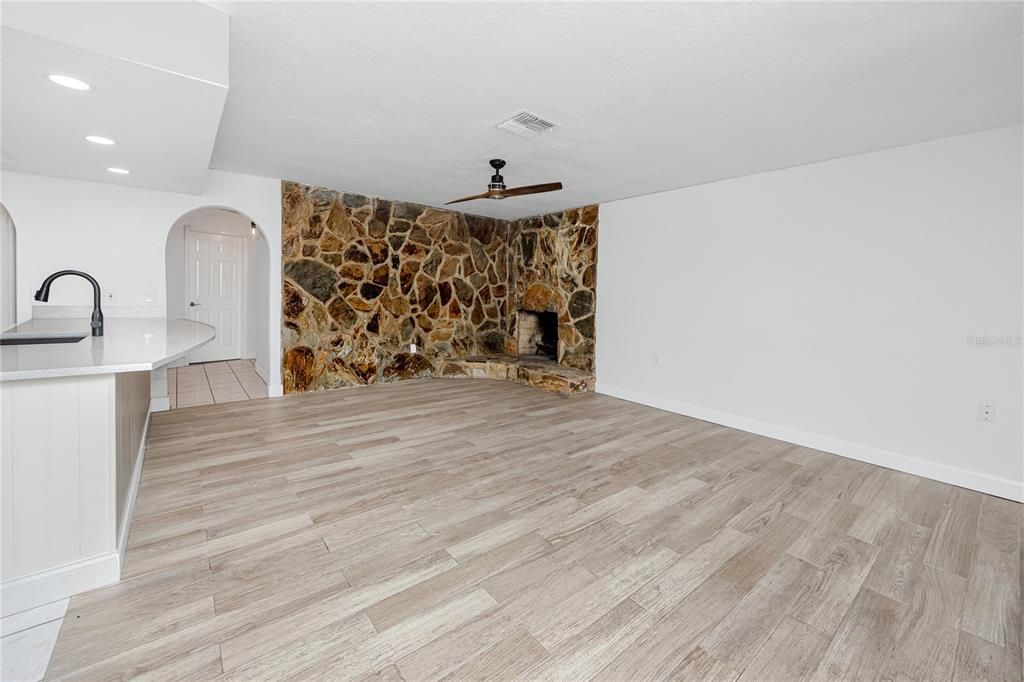 For Sale: $459,000 (3 beds, 2 baths, 1624 Square Feet)