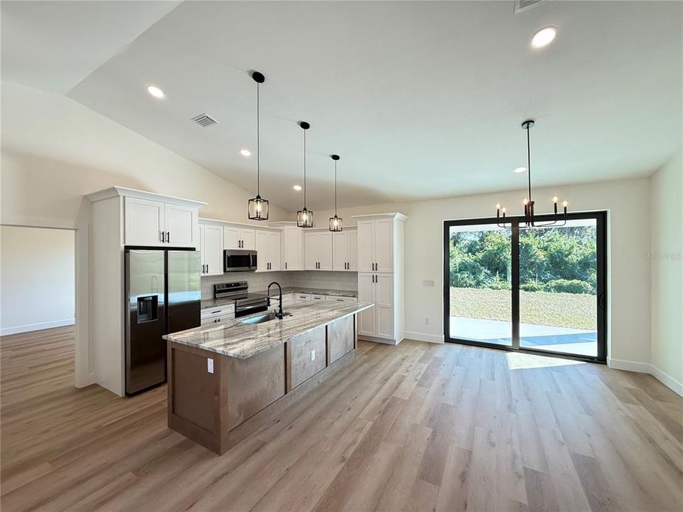 For Sale: $344,000 (3 beds, 2 baths, 1556 Square Feet)