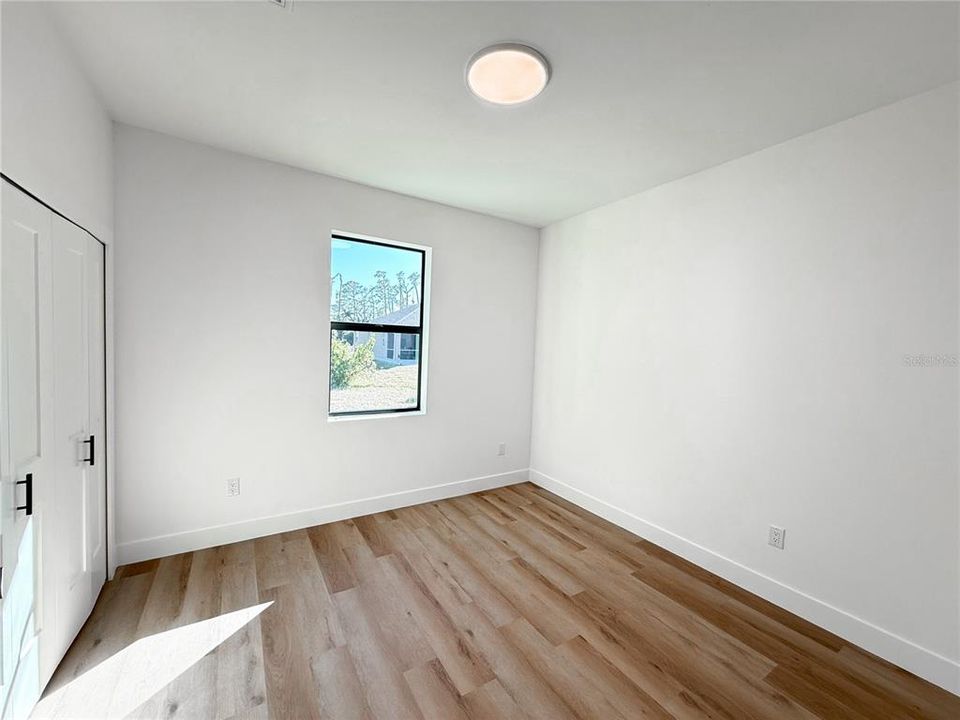 For Sale: $344,000 (3 beds, 2 baths, 1556 Square Feet)