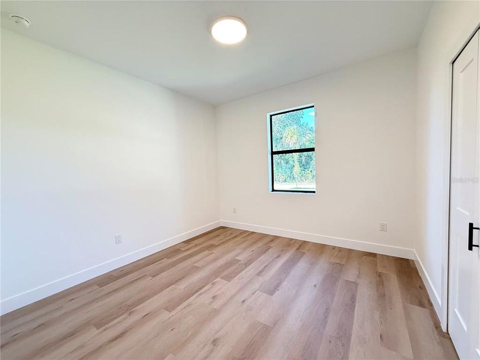 For Sale: $344,000 (3 beds, 2 baths, 1556 Square Feet)