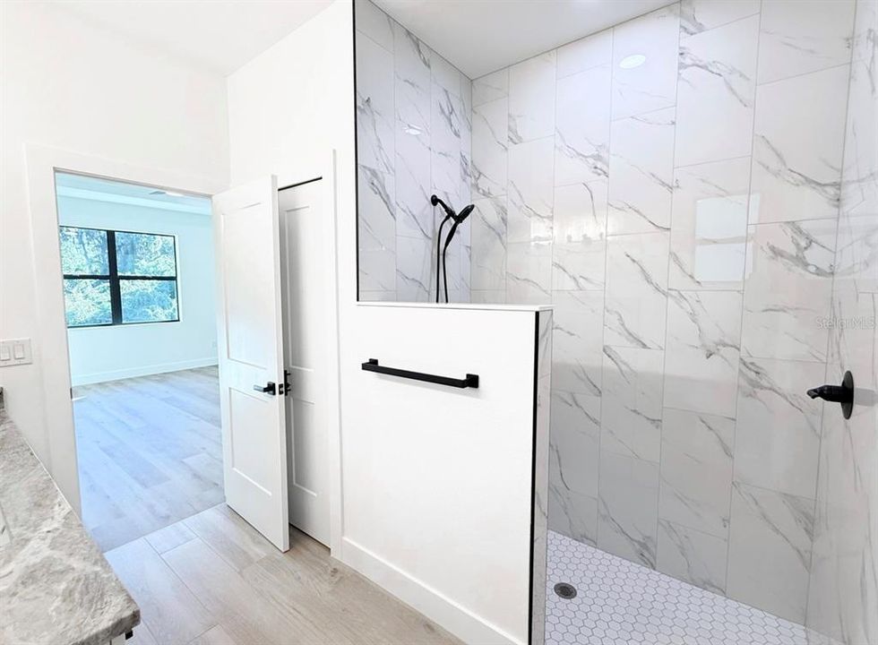 For Sale: $344,000 (3 beds, 2 baths, 1556 Square Feet)