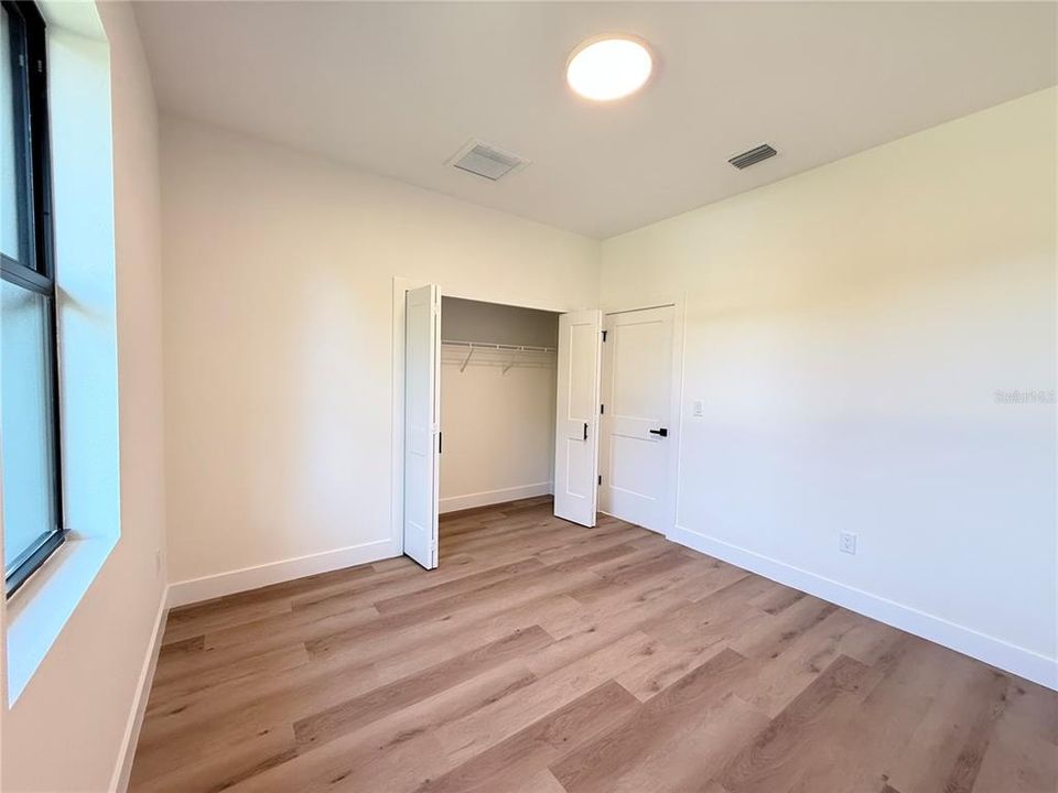 For Sale: $344,000 (3 beds, 2 baths, 1556 Square Feet)