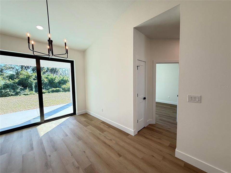 For Sale: $344,000 (3 beds, 2 baths, 1556 Square Feet)