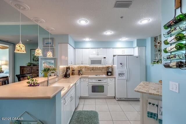 合同活跃: $350,000 (2 贝兹, 2 浴室, 1339 平方英尺)