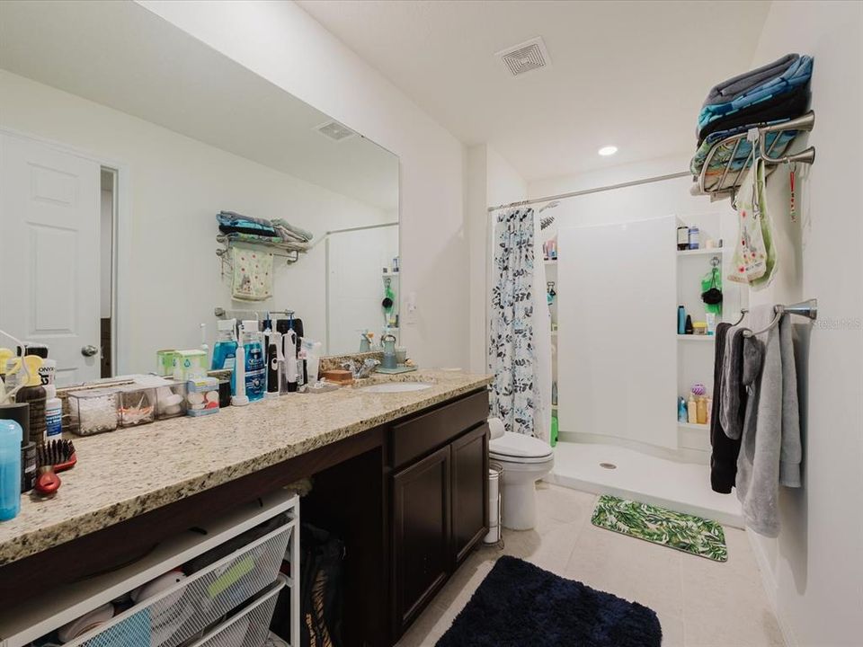 На продажу: $325,000 (4 спален, 2 ванн, 1791 Квадратных фут)