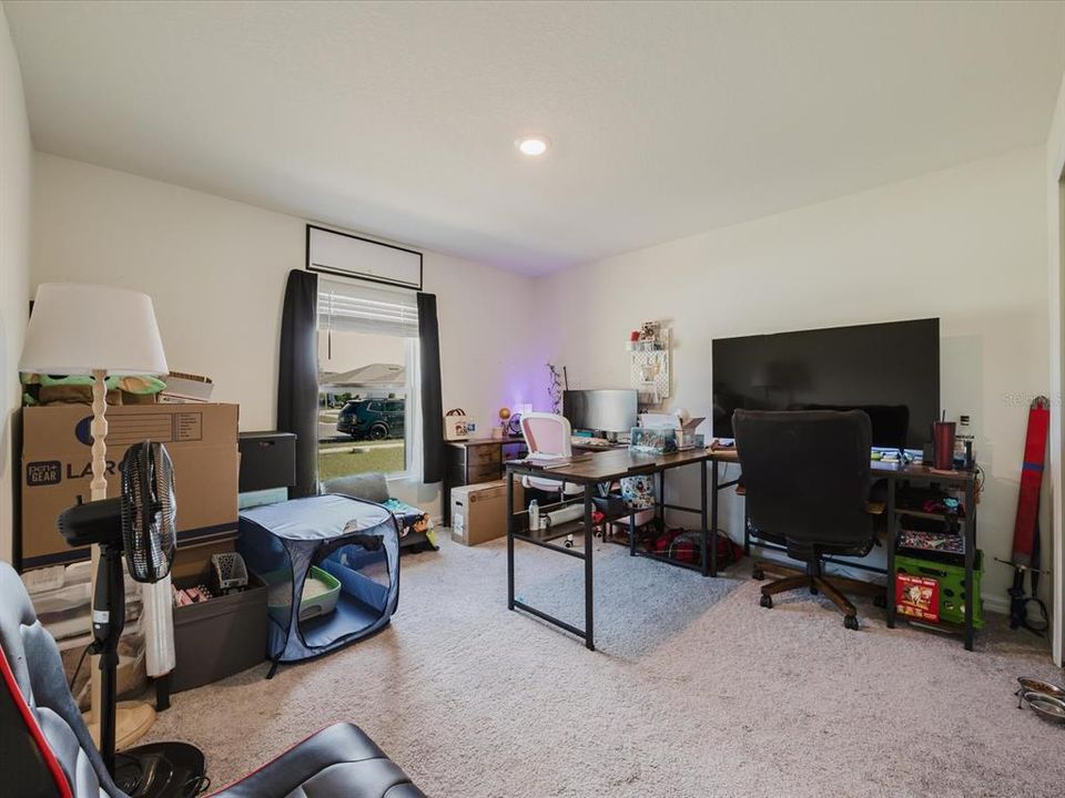 На продажу: $325,000 (4 спален, 2 ванн, 1791 Квадратных фут)