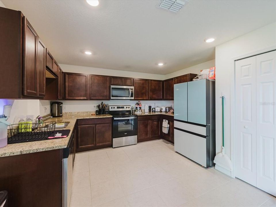 На продажу: $325,000 (4 спален, 2 ванн, 1791 Квадратных фут)