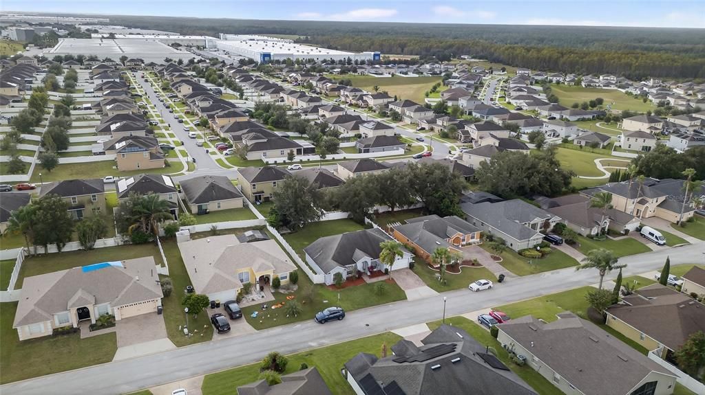 Под контрактом: $345,990 (4 спален, 2 ванн, 1802 Квадратных фут)