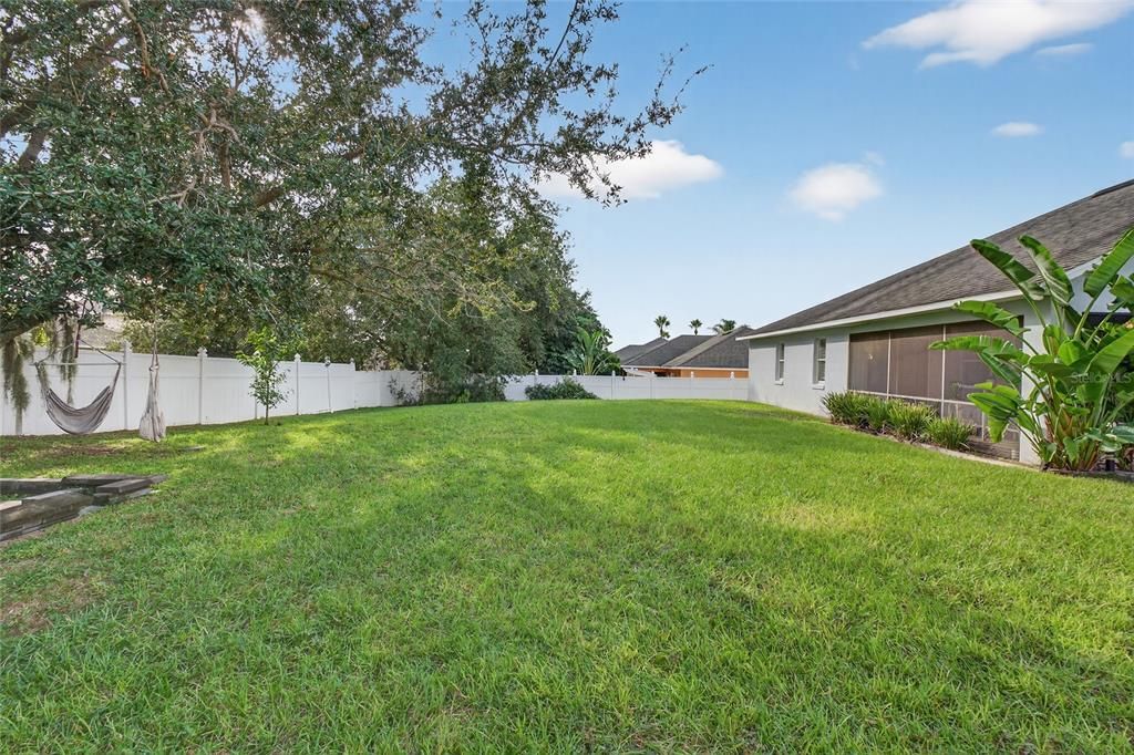 Под контрактом: $345,990 (4 спален, 2 ванн, 1802 Квадратных фут)