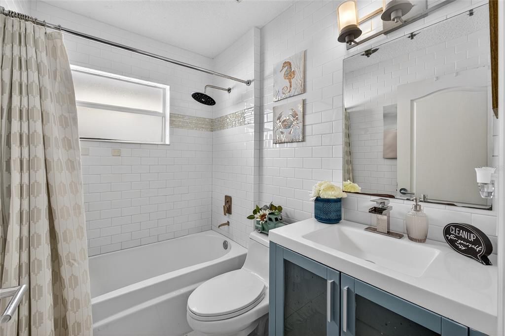 Под контрактом: $345,990 (4 спален, 2 ванн, 1802 Квадратных фут)