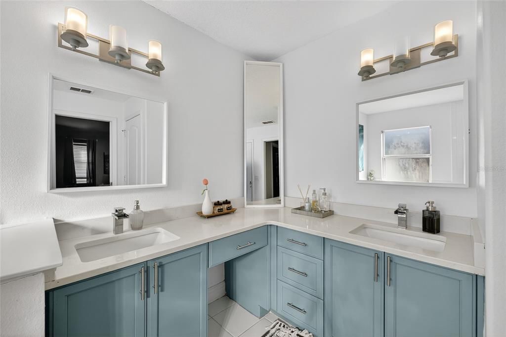 Под контрактом: $345,990 (4 спален, 2 ванн, 1802 Квадратных фут)