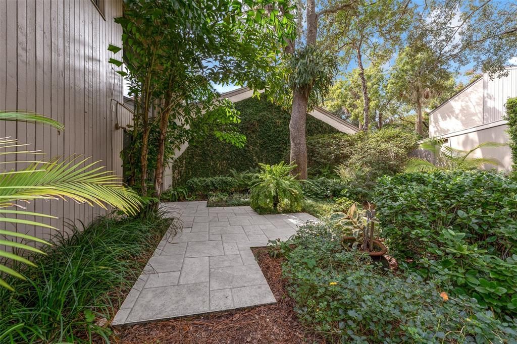 Activo con contrato: $465,000 (2 camas, 2 baños, 1816 Pies cuadrados)