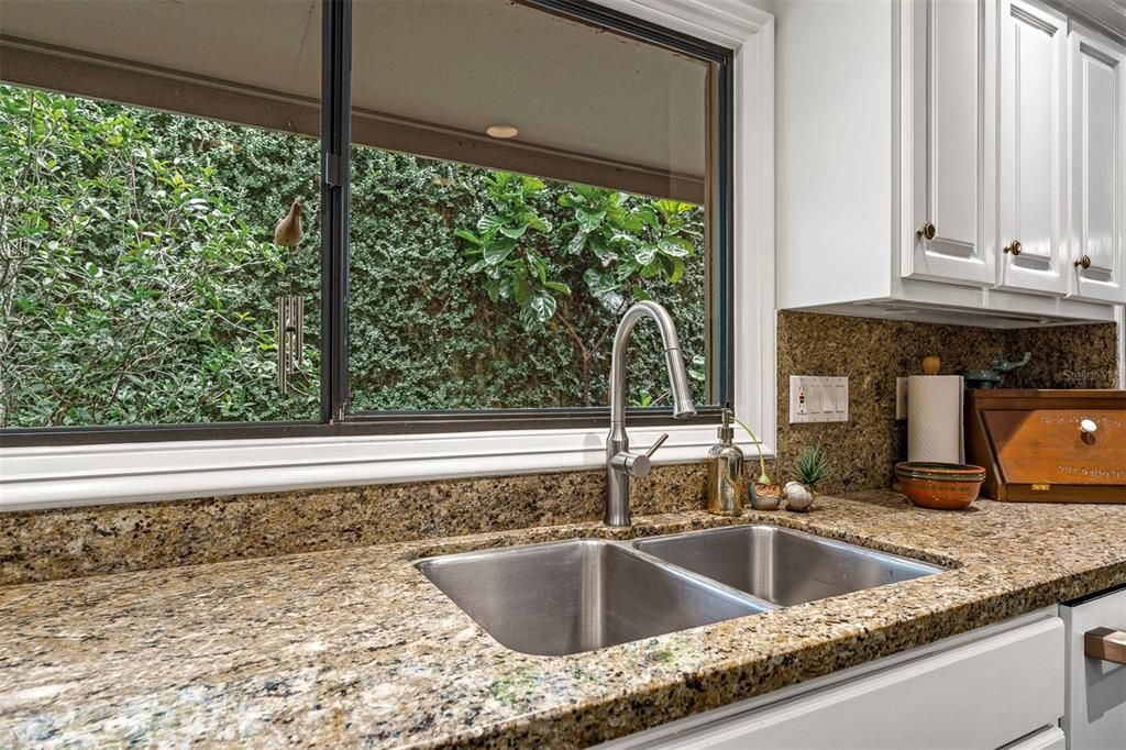 Activo con contrato: $465,000 (2 camas, 2 baños, 1816 Pies cuadrados)