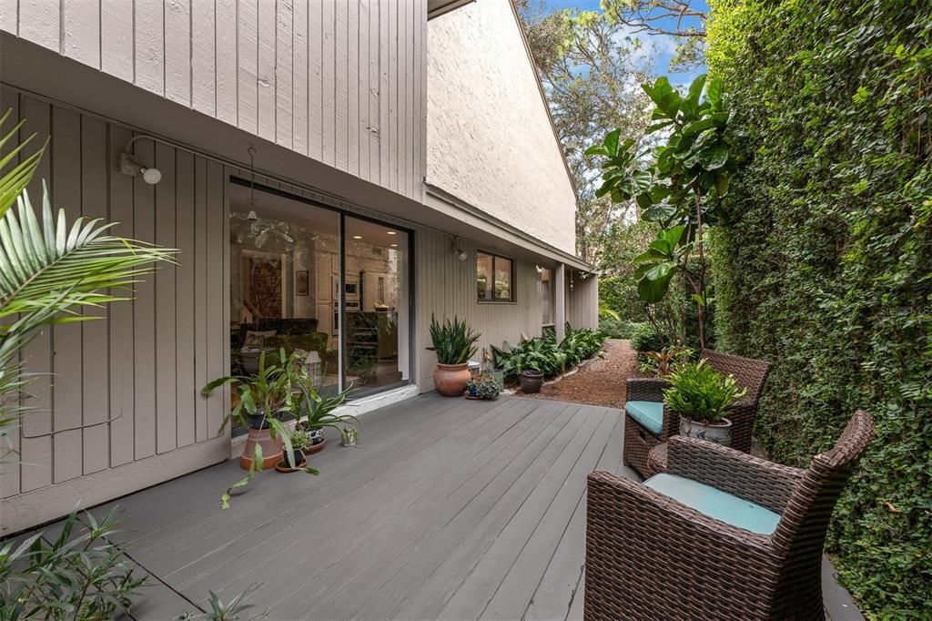 Activo con contrato: $465,000 (2 camas, 2 baños, 1816 Pies cuadrados)