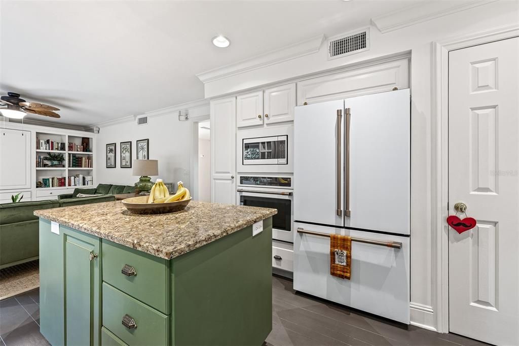 Activo con contrato: $465,000 (2 camas, 2 baños, 1816 Pies cuadrados)