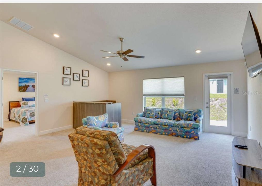 出租: $1,999 (4 贝兹, 2 浴室, 1930 平方英尺)